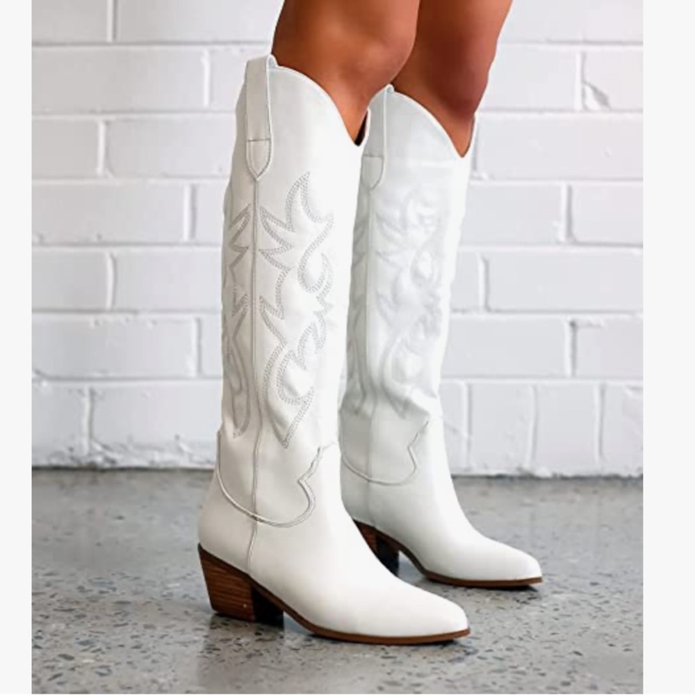 Richealnana Women's Cowgirl Round Roe Short Boots Embroidered Boots Chunky Heels